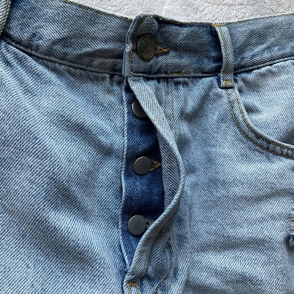 Zara embellished high waisted distressed light washed shorts size 2-4 - Picture 6 of 12